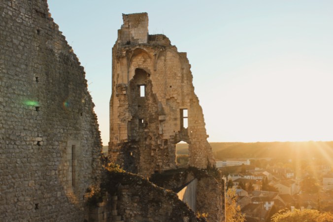 château baronnial soleil couchant Chauvigny