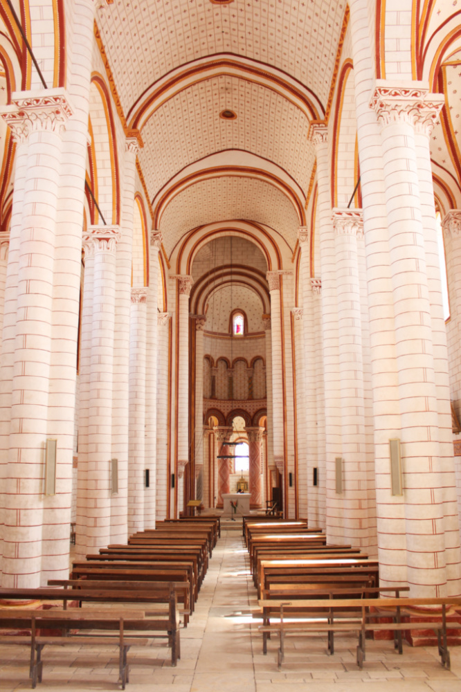nef collégiale st Pierre Chauvigny