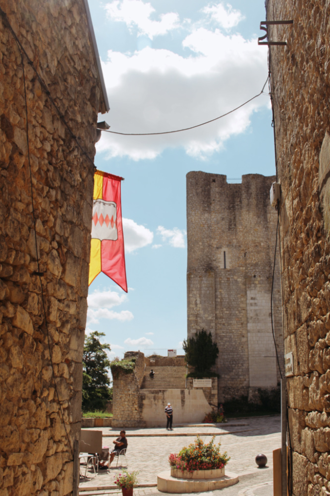place donjon Chauvigny