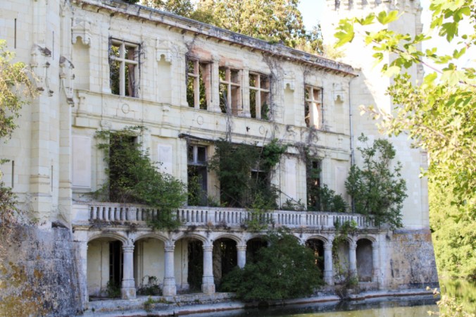 Mothe Chandeniers 12