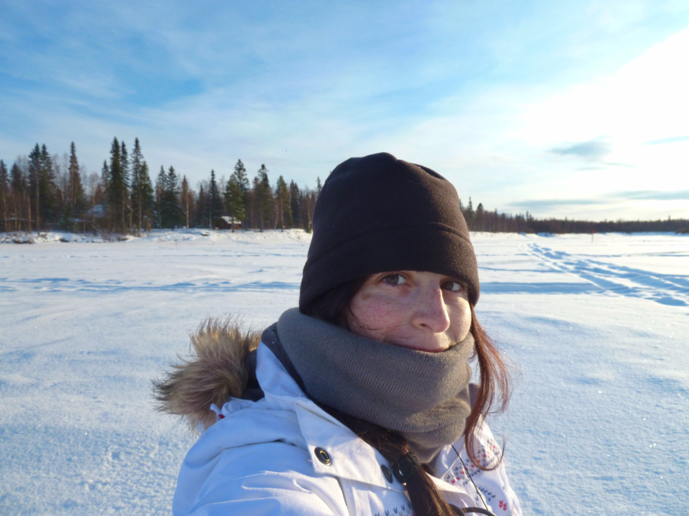 laponie photo seule lac gelé