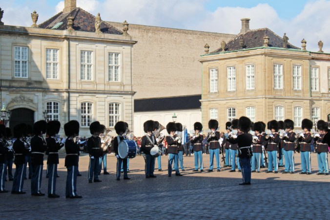 relève de la garde Amalienborg Copenhague